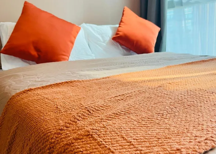 Bgc Simple Elegant 300mbps Wifi,pool,netflix Apartamento